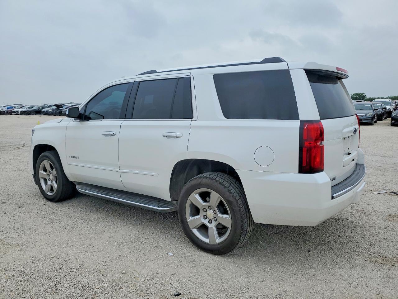 2019 Chevrolet Tahoe K1500 Premier - Фото 2