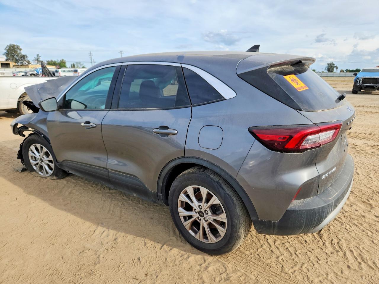 2023 Ford Escape Active - Image 2