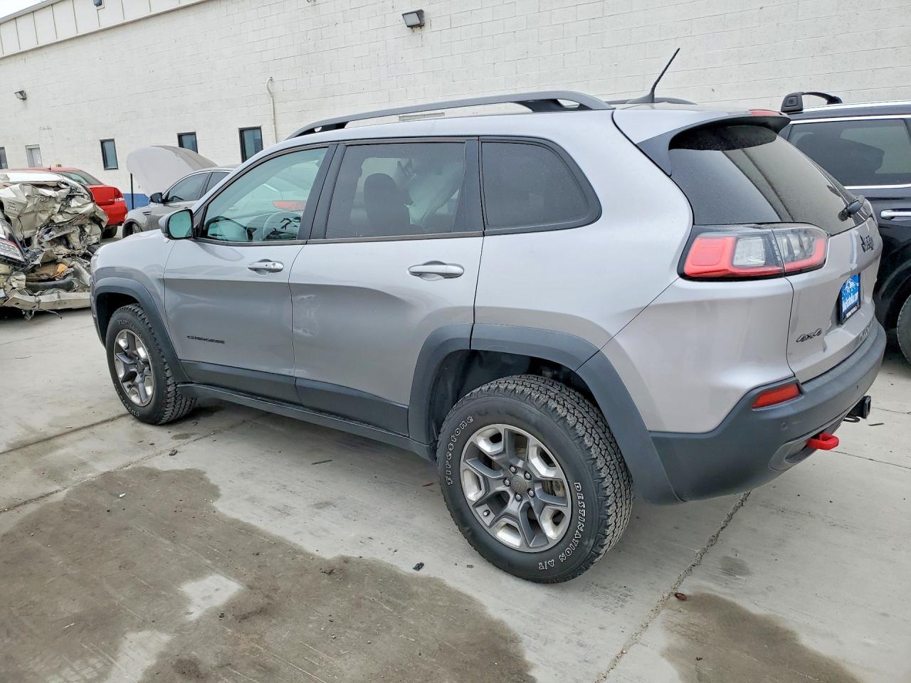 2019 Jeep Cherokee Trailhawk - Image 2