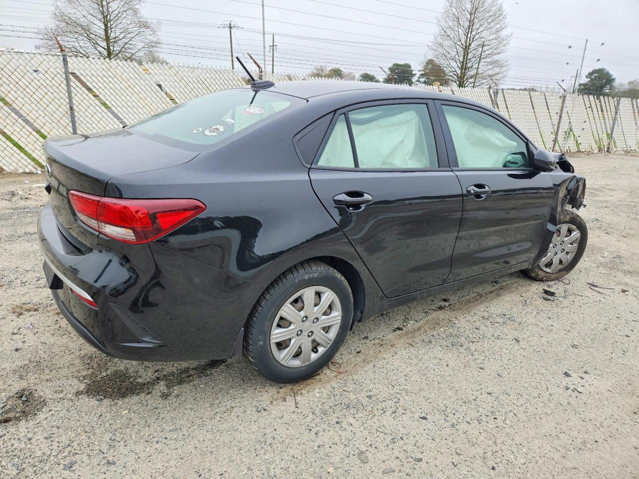 2021 Kia Rio - Фото 3