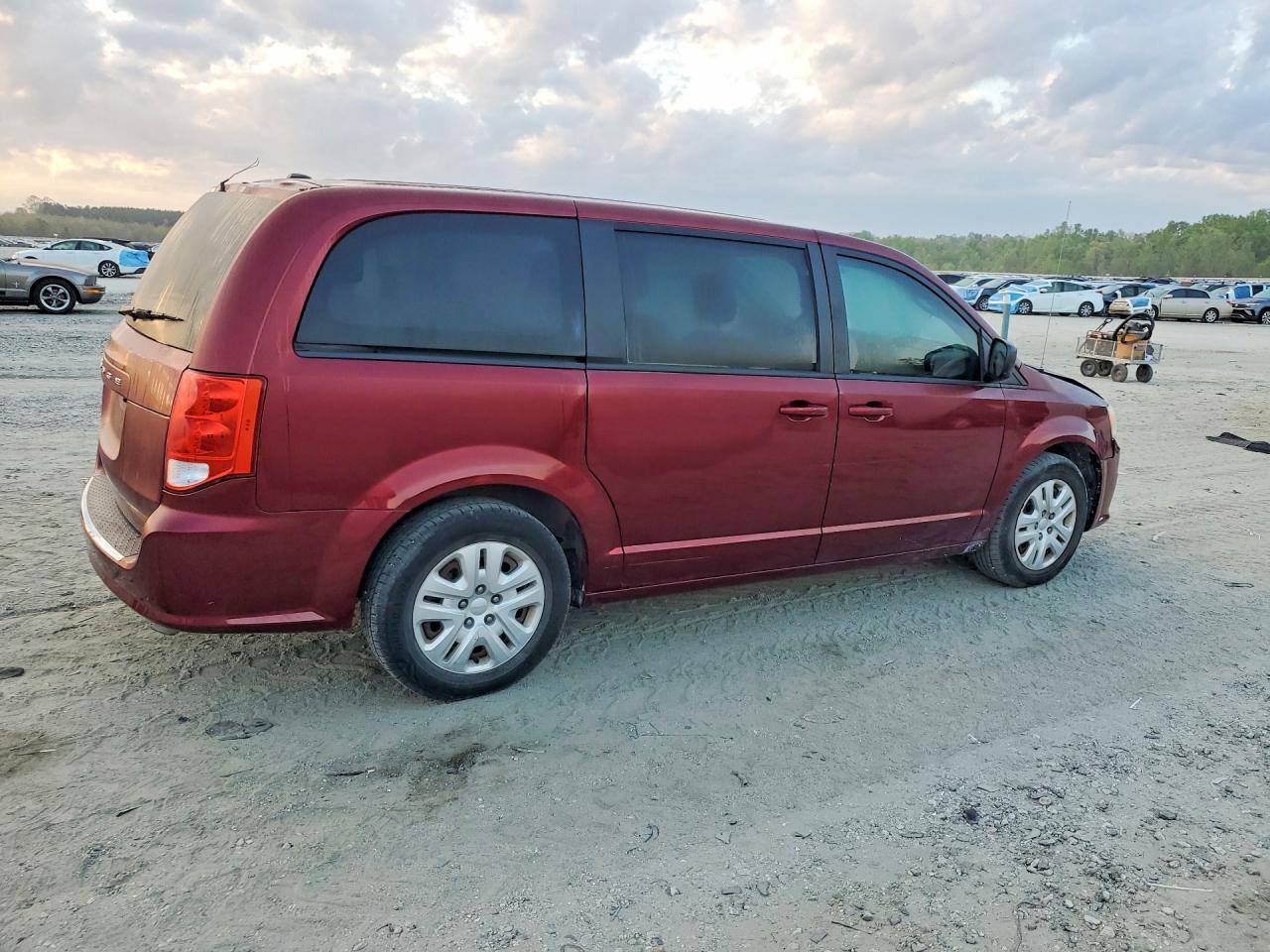 2018 Dodge Grand Caravan Se - Фото 3