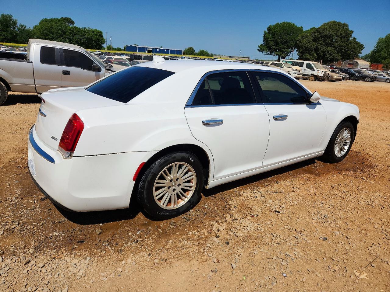 2015 Chrysler 300 Limited - Фото 3
