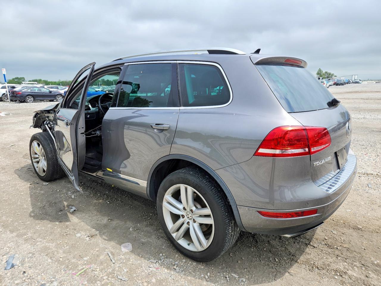 2011 Volkswagen Touareg - Фото 2