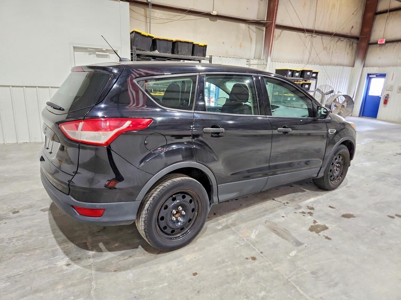 2016 Ford Escape S - Фото 3