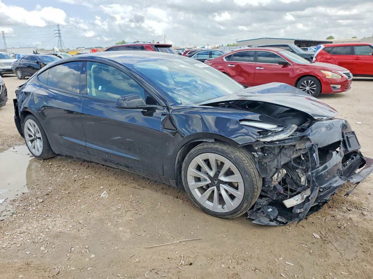 2023 Tesla Model 3 - Фото 4