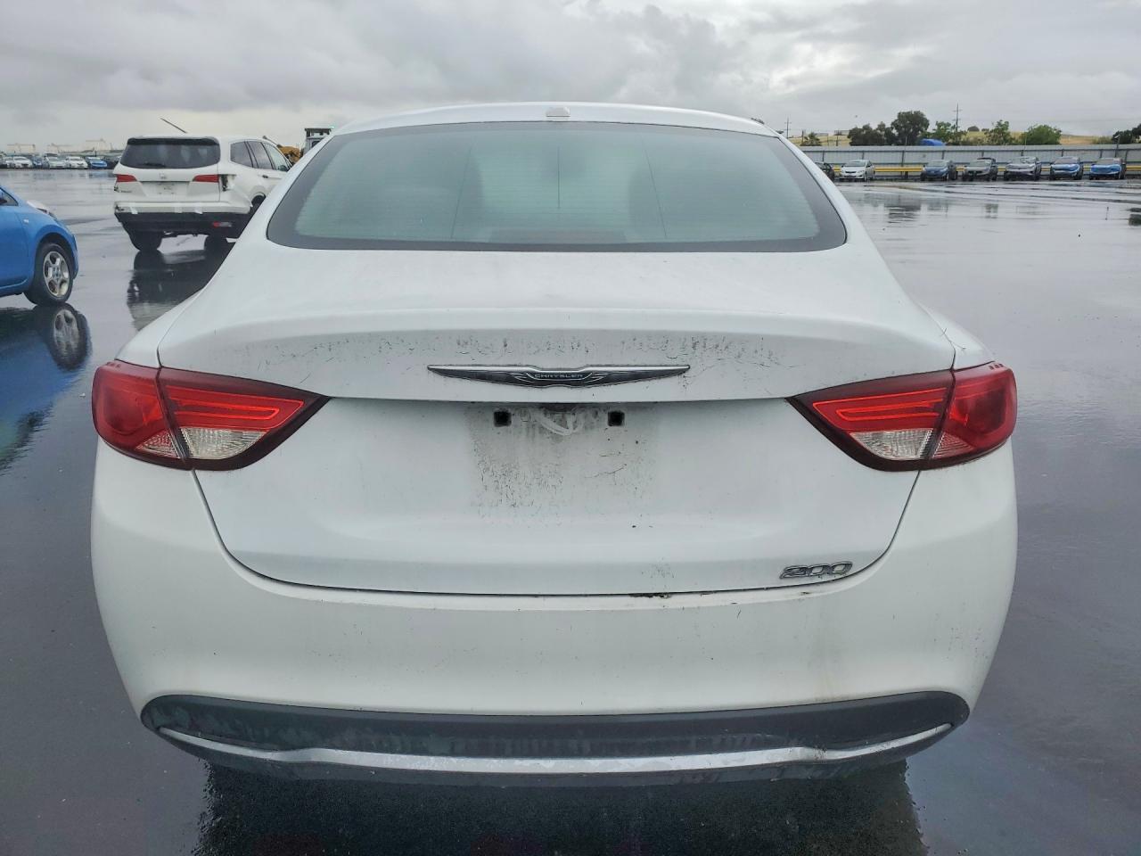 2016 Chrysler 200 Limited - Image 6