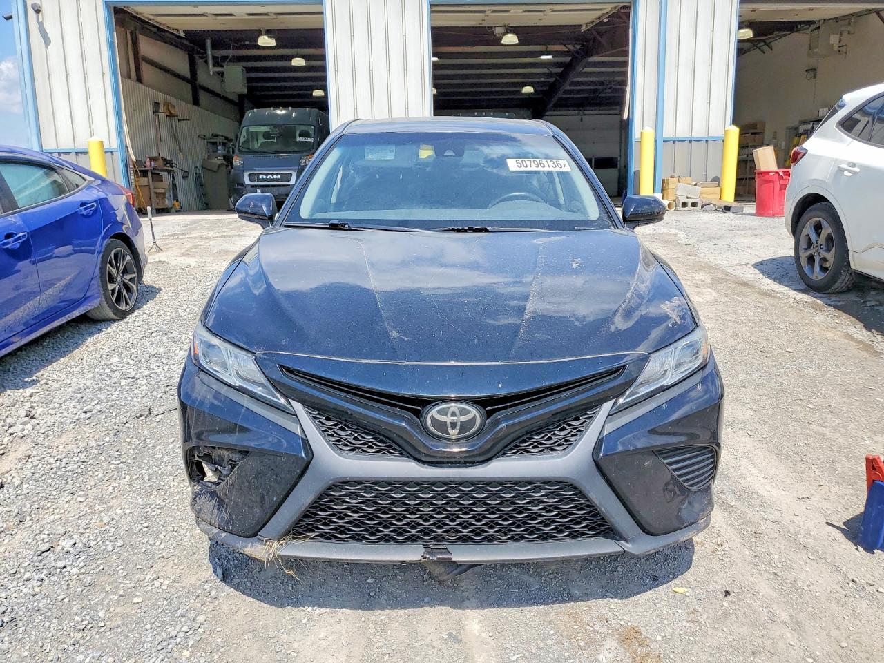 2019 Toyota Camry Se - Фото 5