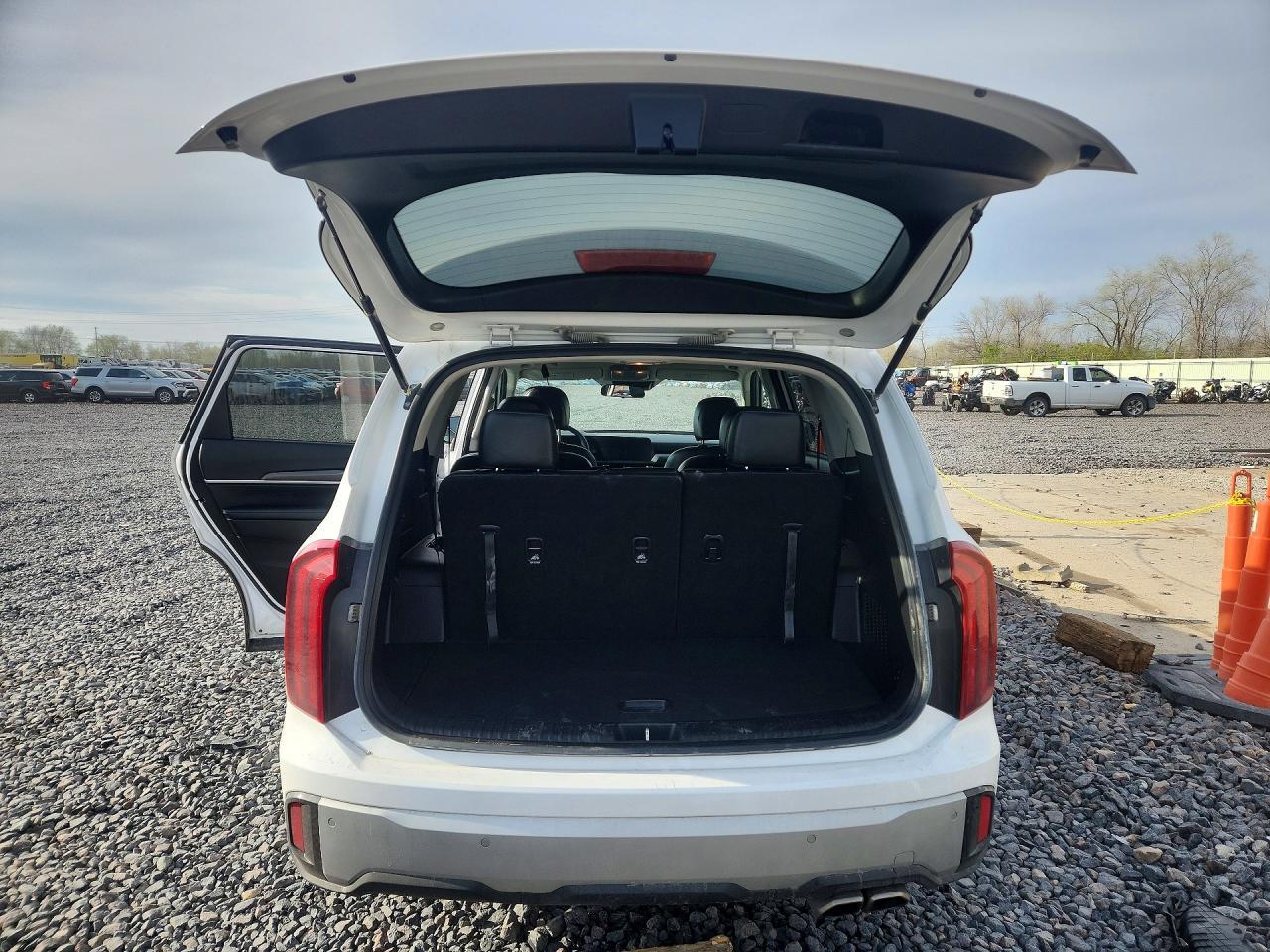 2023 Kia Telluride S - Фото 6