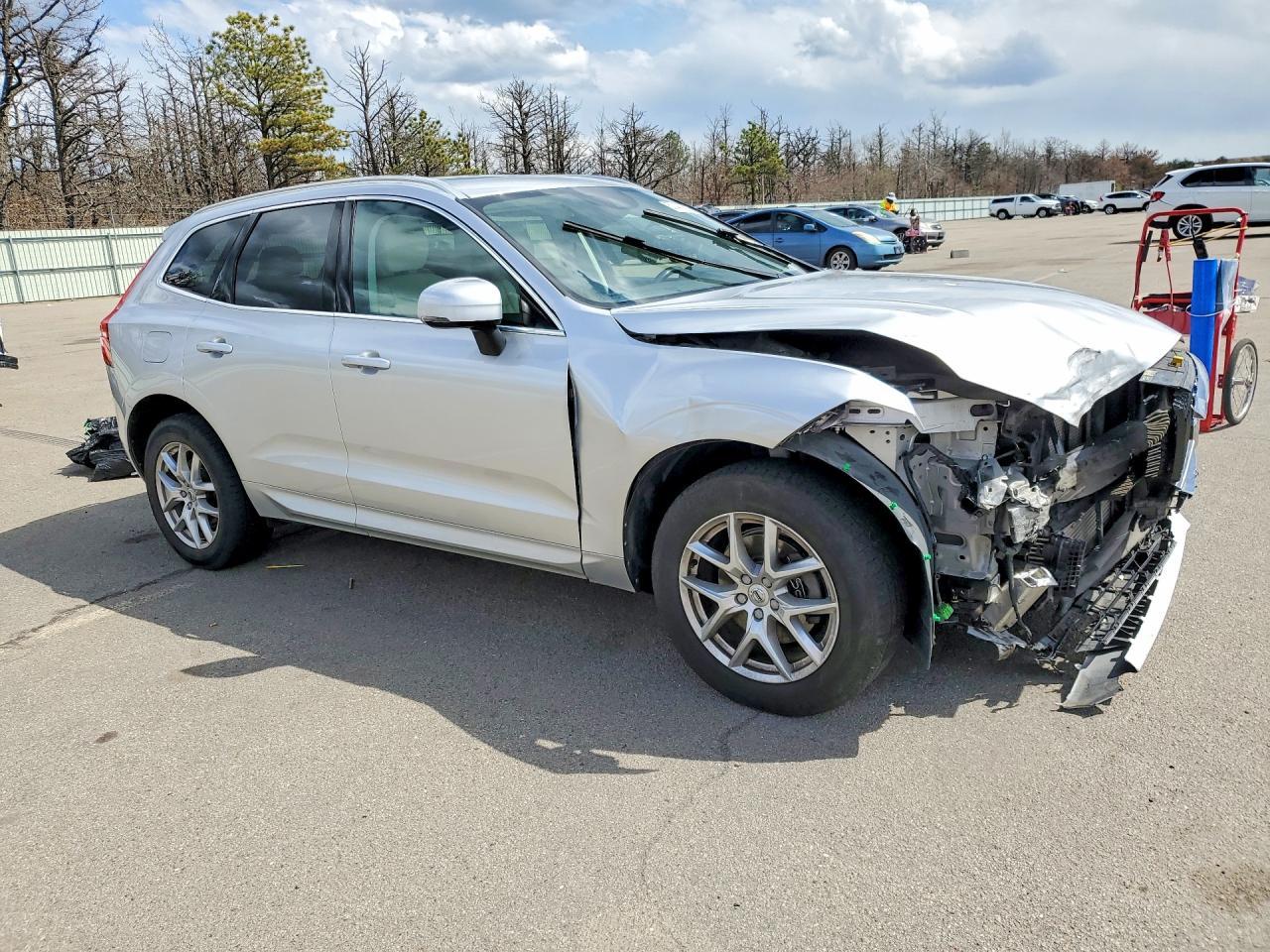 2020 Volvo Xc60 T5 Momentum - Image 4