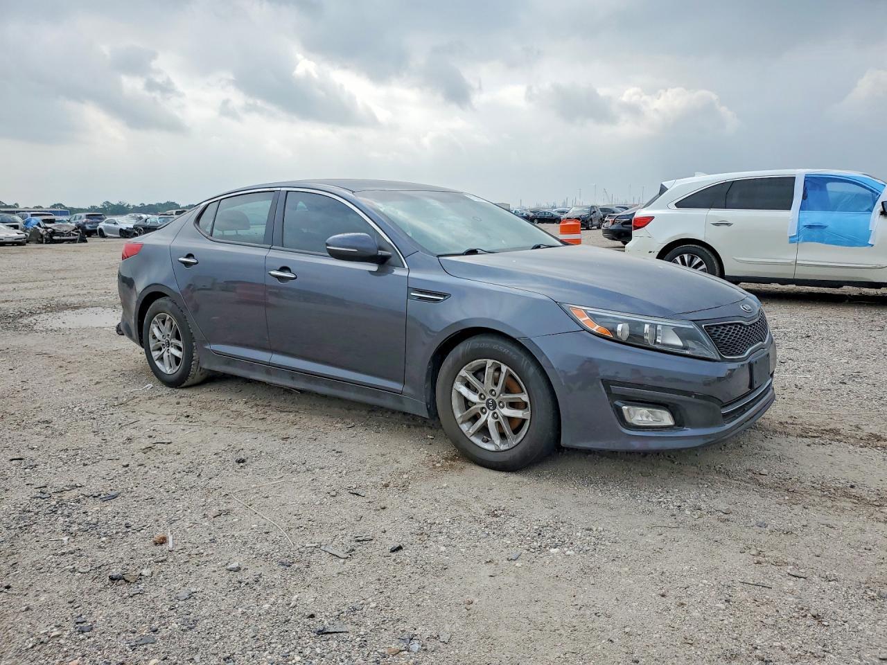2015 Kia Optima 4D Lx - Image 4