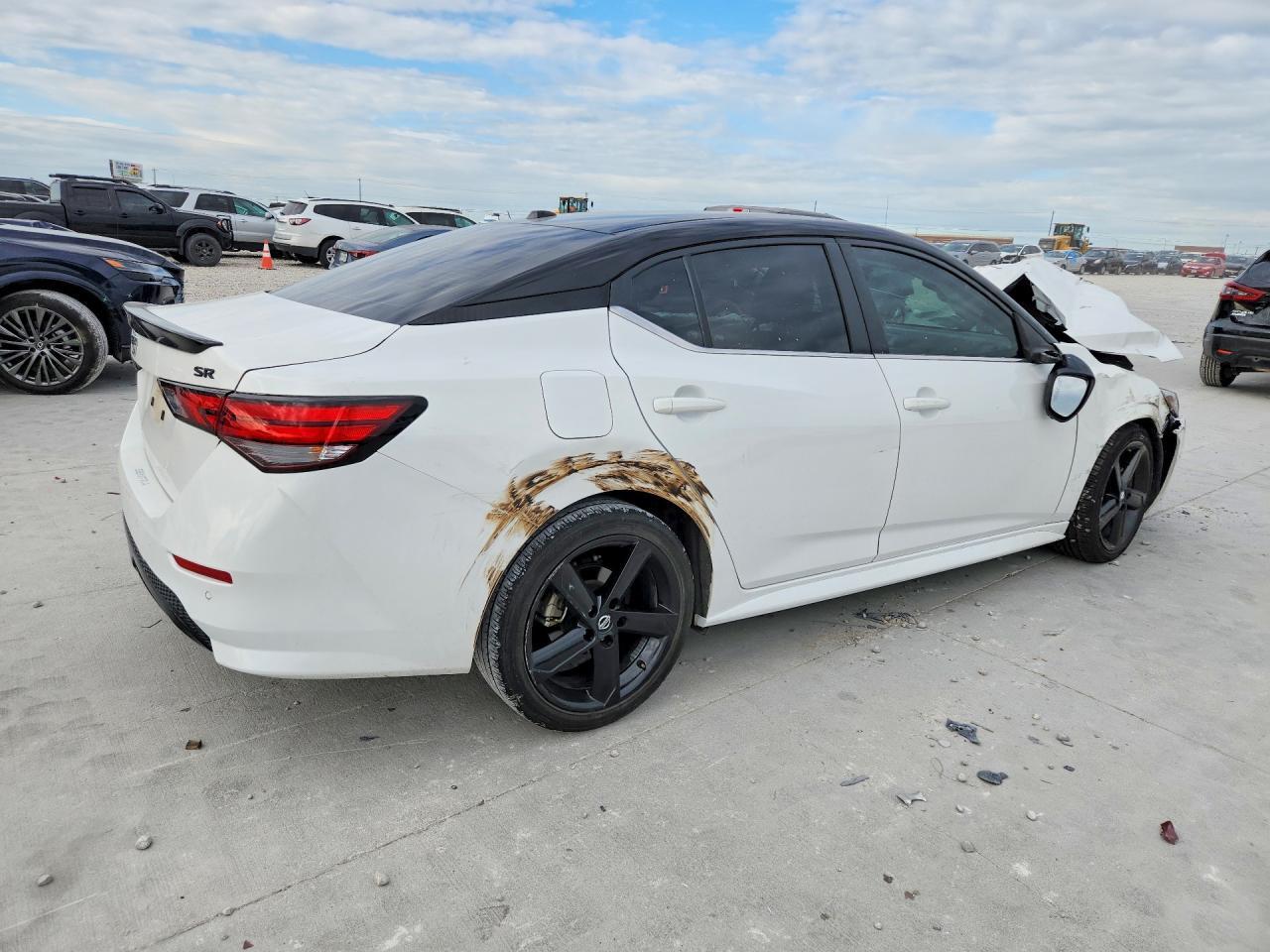 2023 Nissan Sentra Sr - Image 3