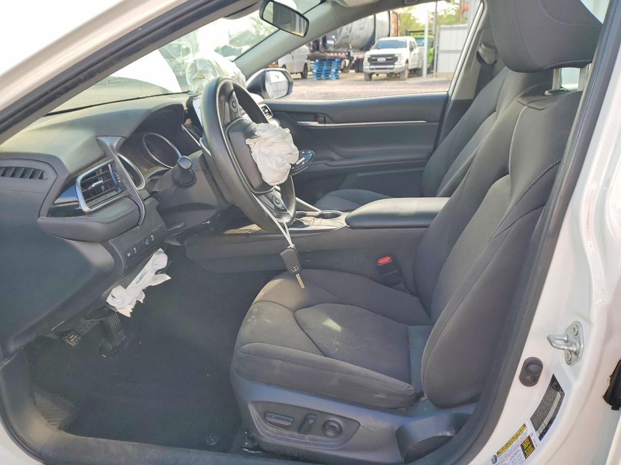 2022 Toyota Camry Le - Фото 7