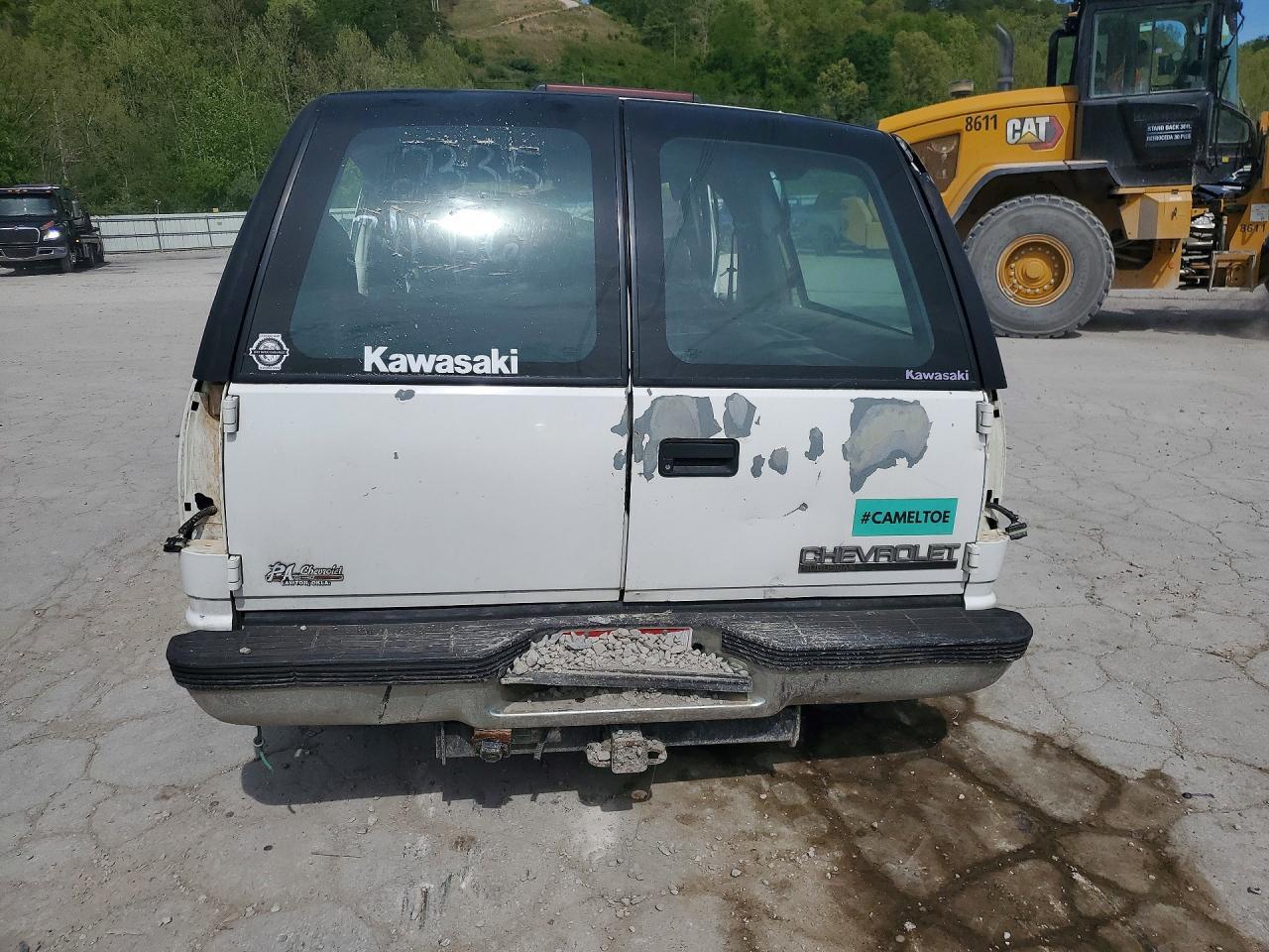 1996 Chevrolet Suburban C1500 - Фото 6