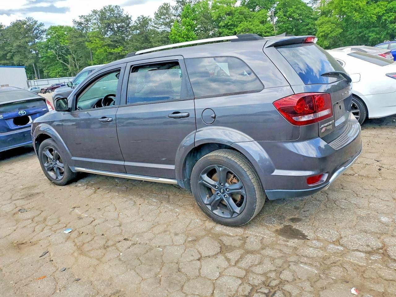 2019 Dodge Journey Crossroad - Фото 2