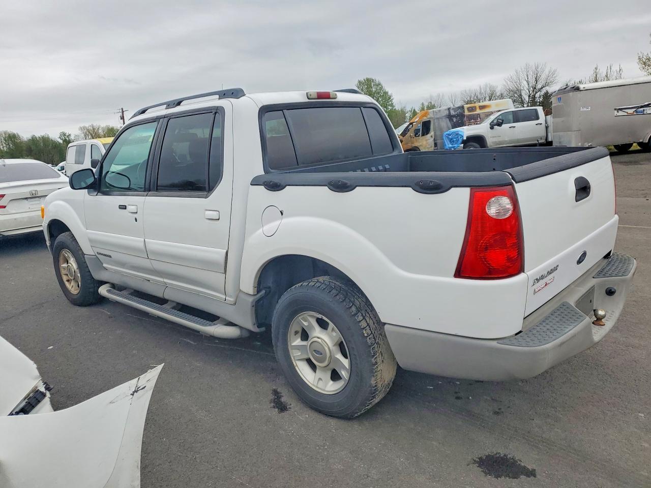 2002 Ford Explorer Sport Trac - Image 2