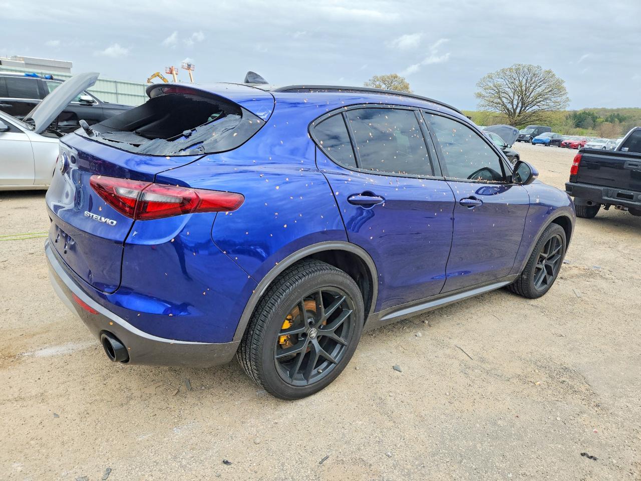 2022 Alfa Romeo Stelvio Ti - Фото 3