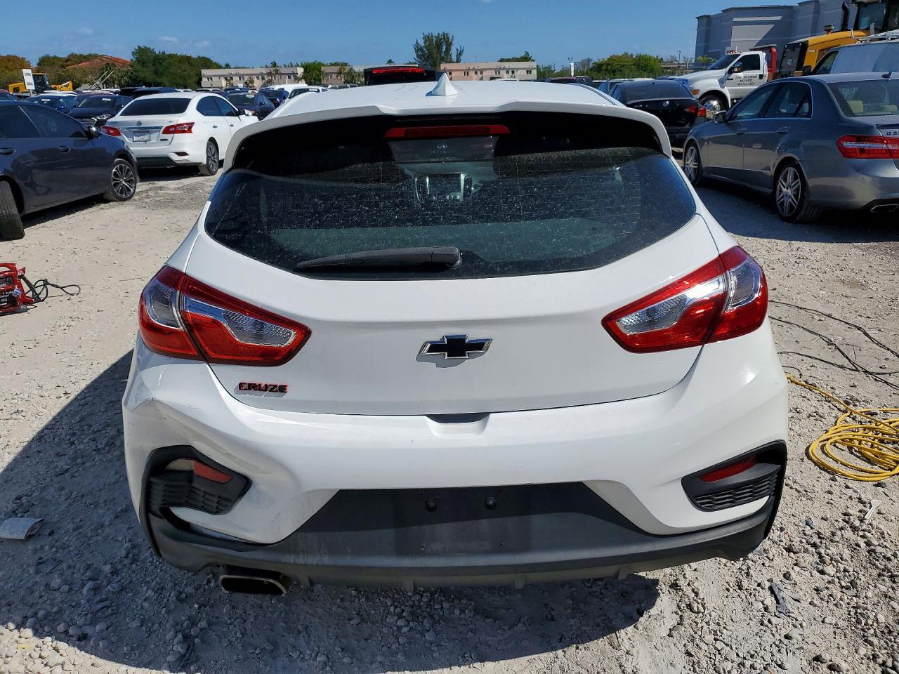 2018 Chevrolet Cruze Lt - Image 6
