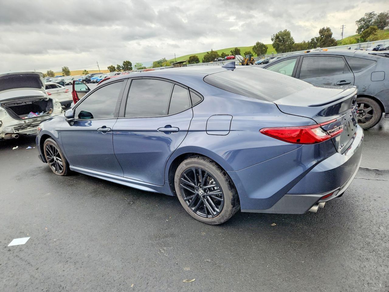 2026 Toyota Camry Se - Фото 2