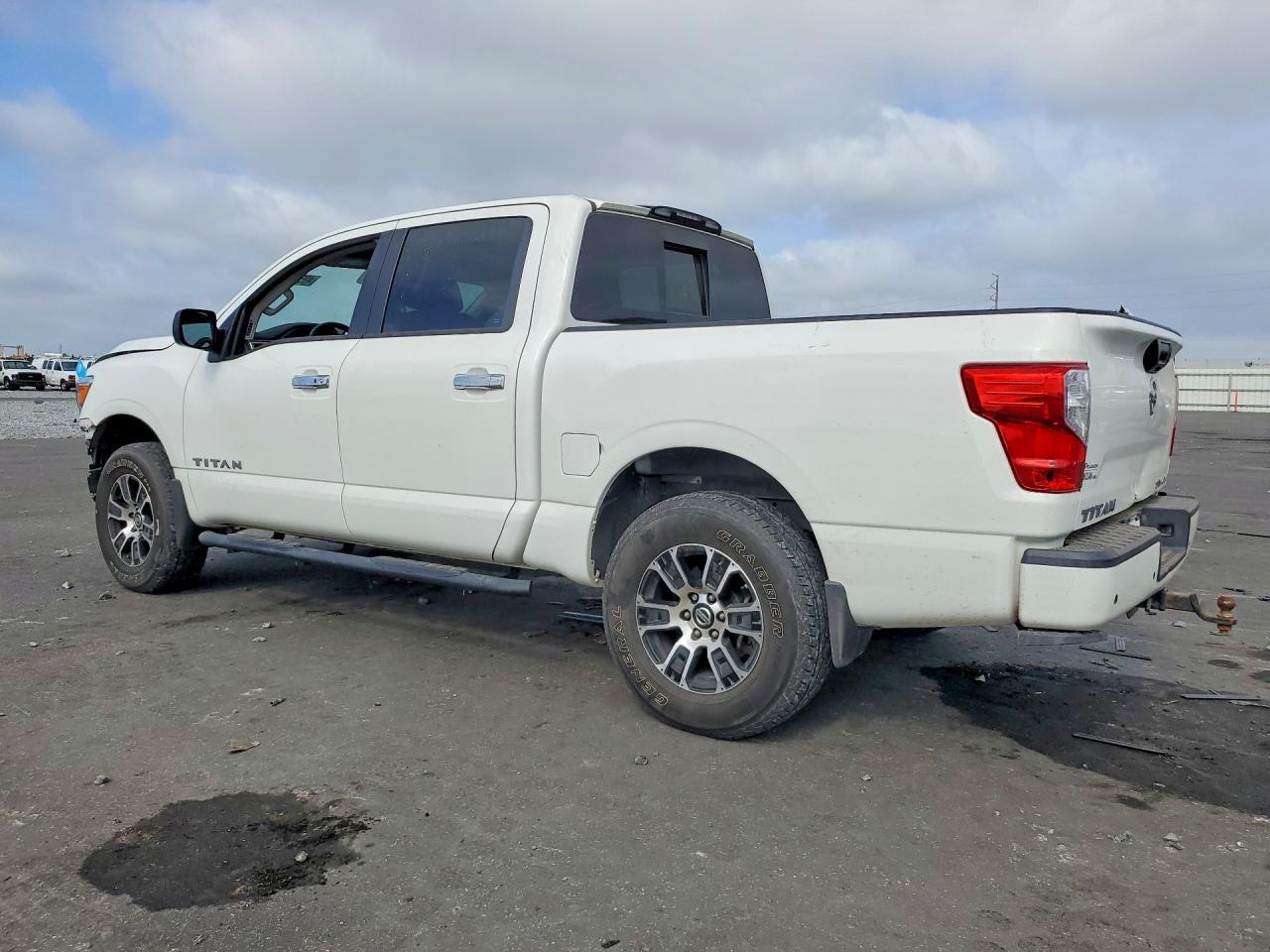 2021 Nissan Titan Sv - Фото 2