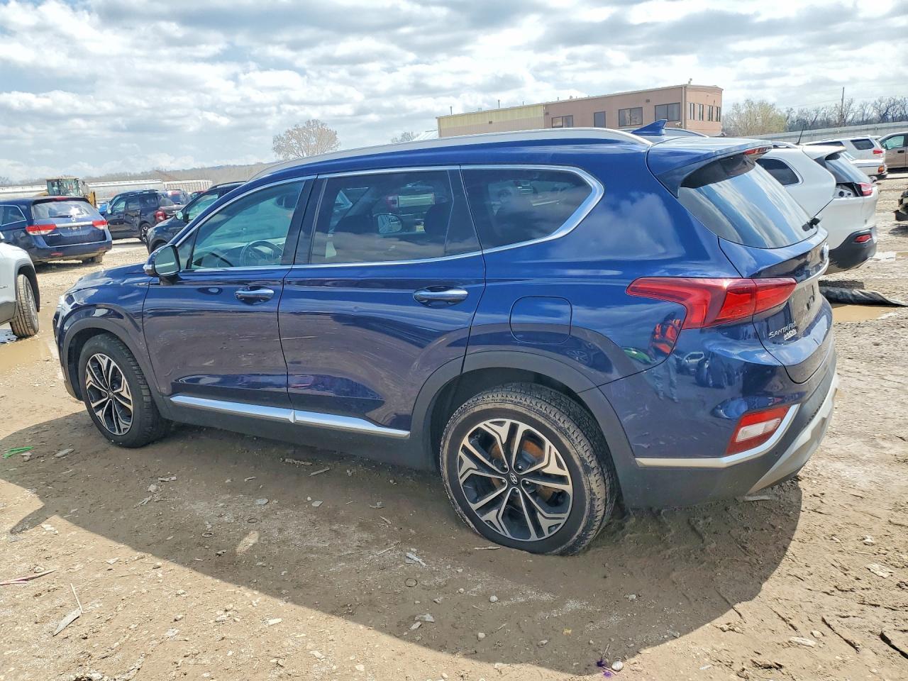 2019 Hyundai Santa Fe Limited 2.0T - Фото 2