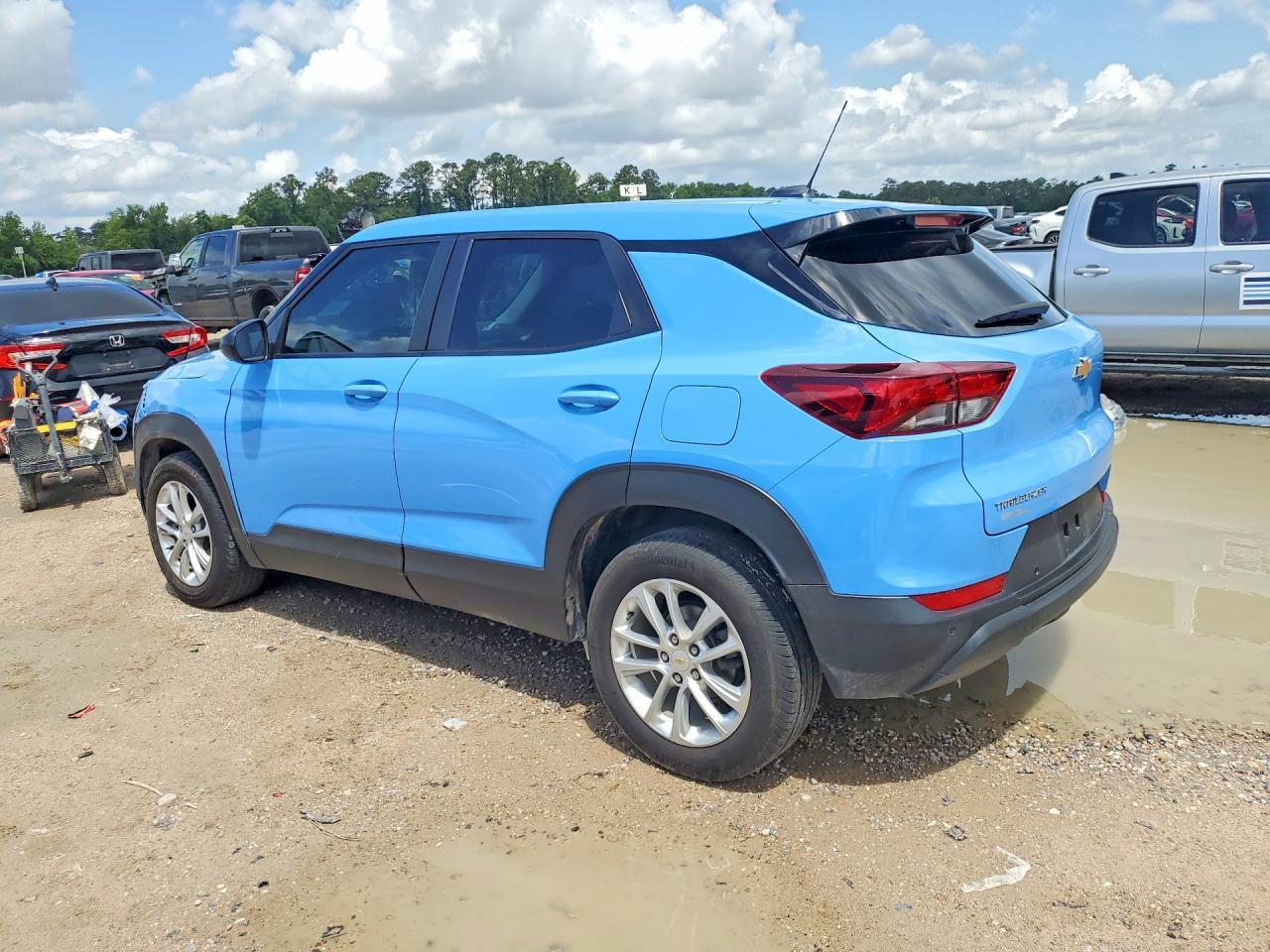 2024 Chevrolet Trailblazer Ls - Image 2