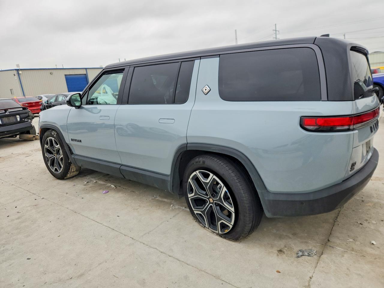 2026 Rivian R1S Adventure - Image 2