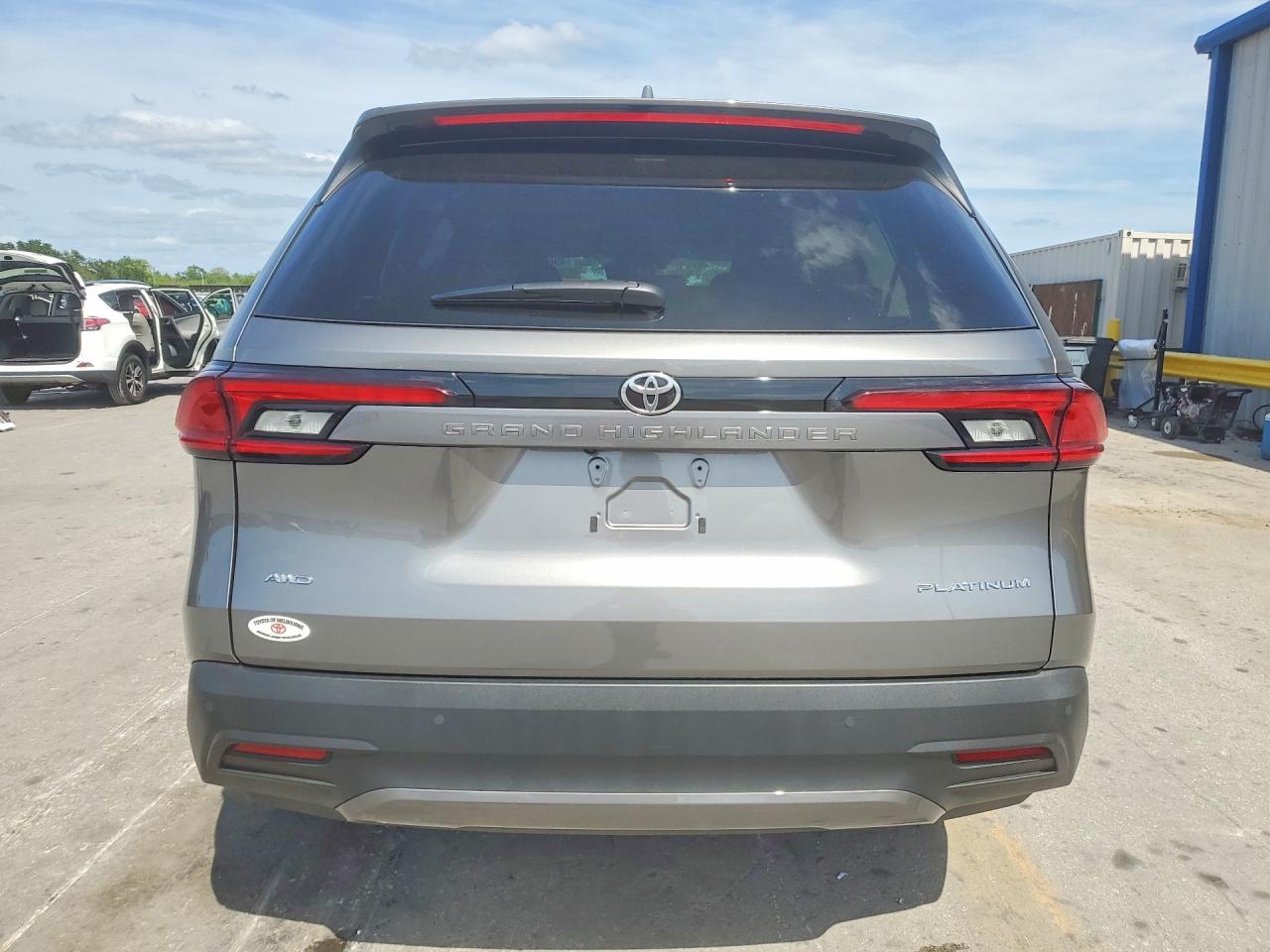 2026 Toyota Grand Highlander Platinum - Фото 6