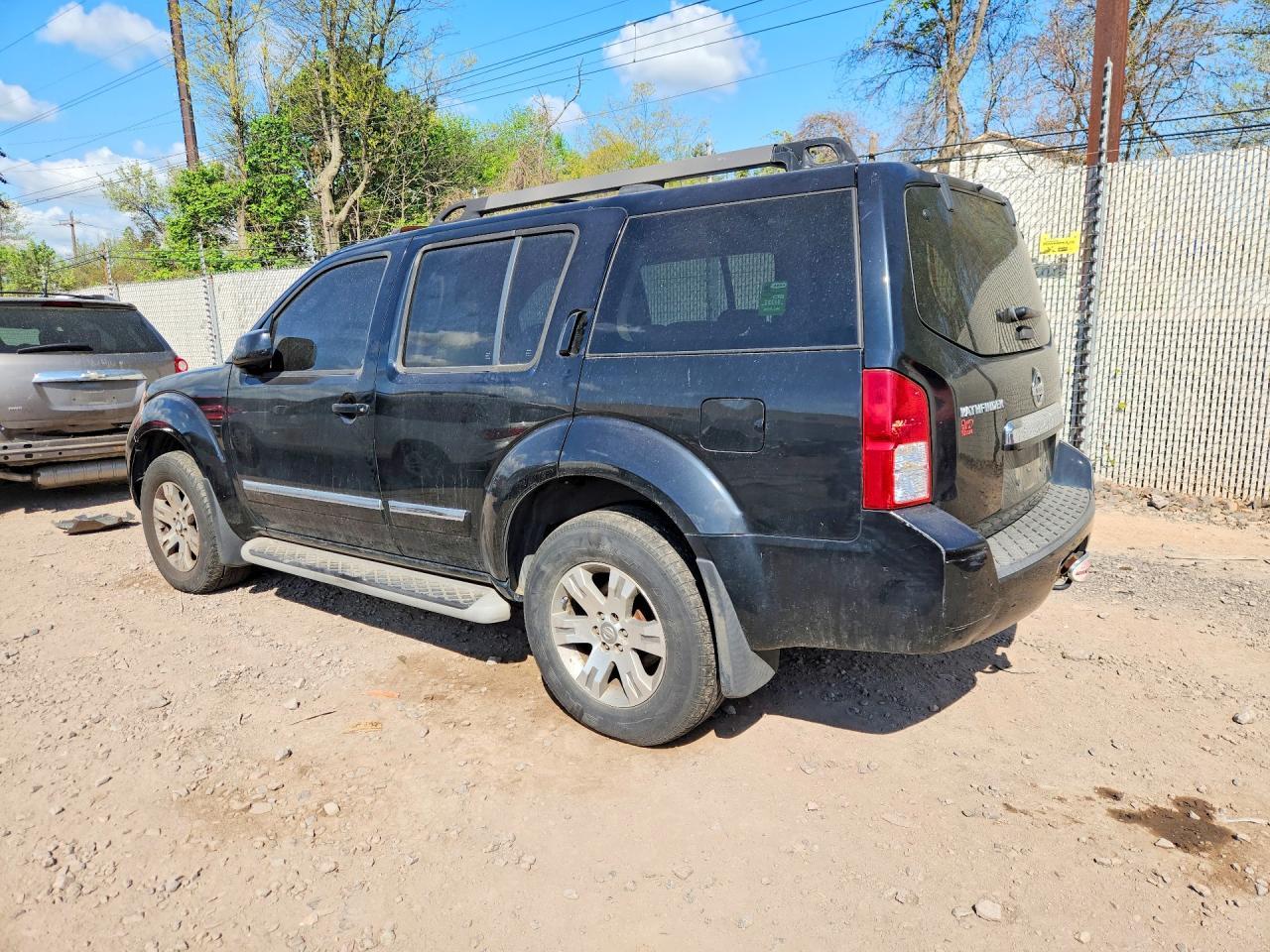 2008 Nissan Pathfinder S - Фото 2