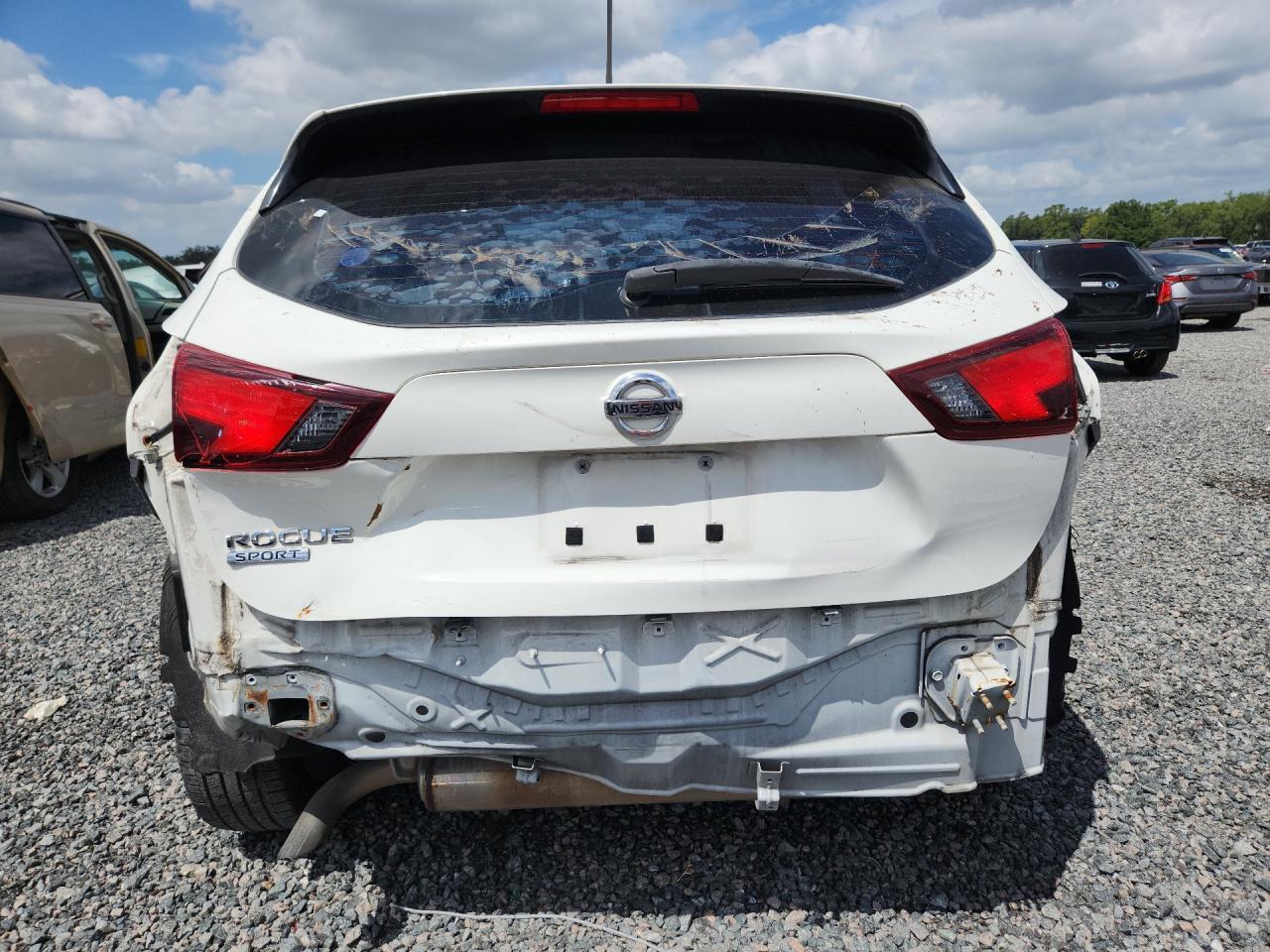 2017 Nissan Rogue Sport S - Фото 6