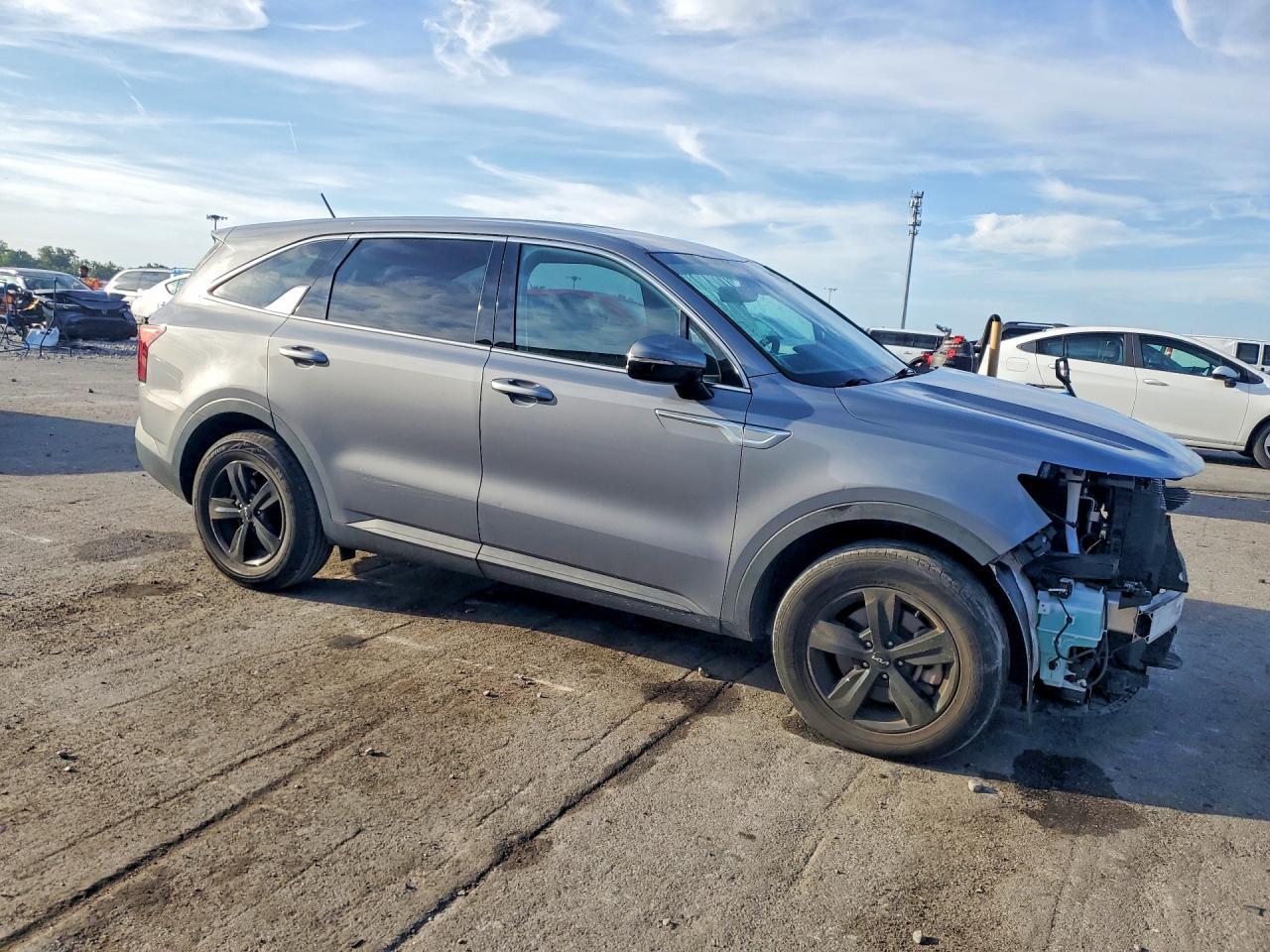 2023 Kia Sorento Lx - Image 4