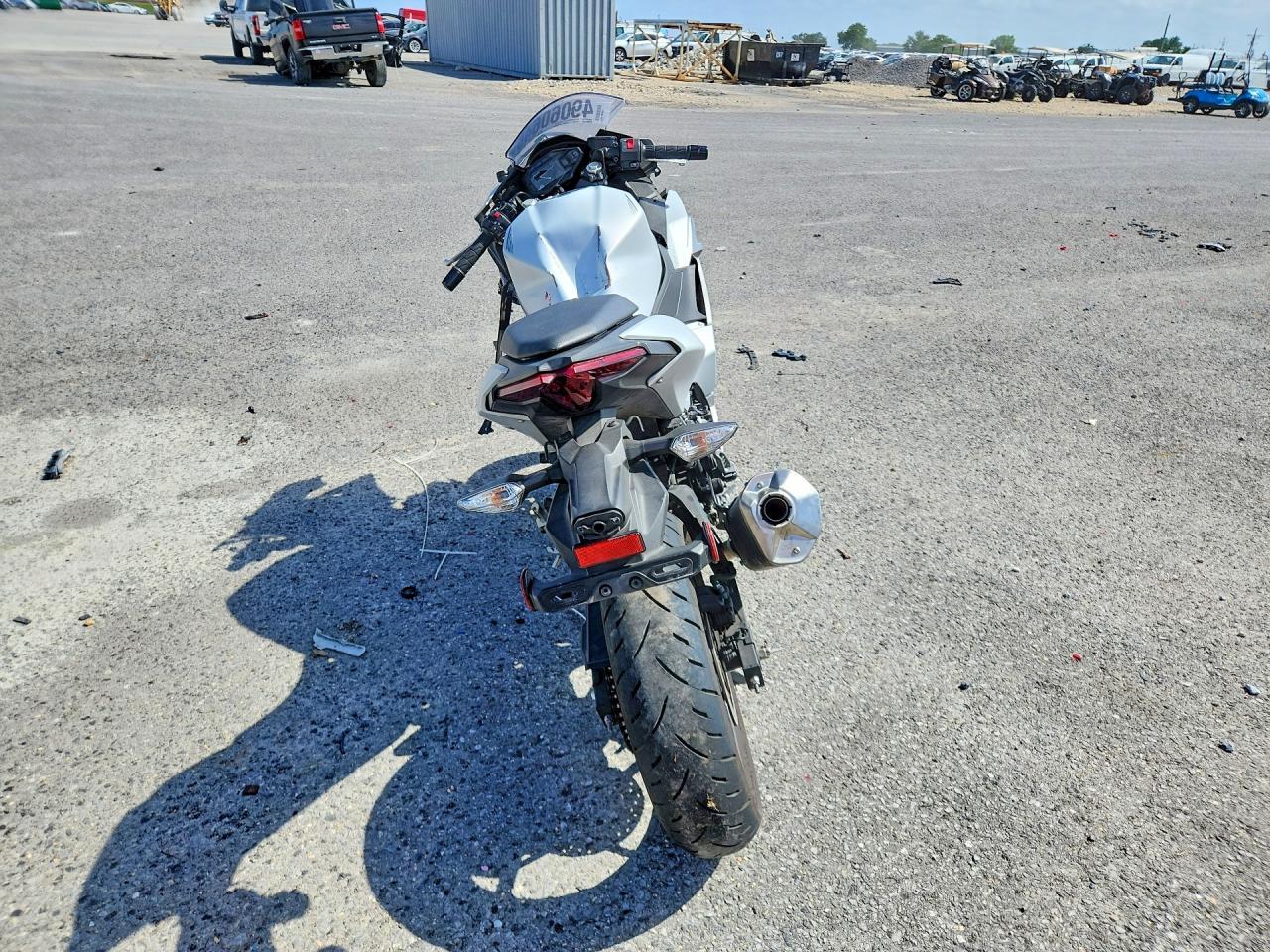 2025 Kawasaki Ex500 - Image 4