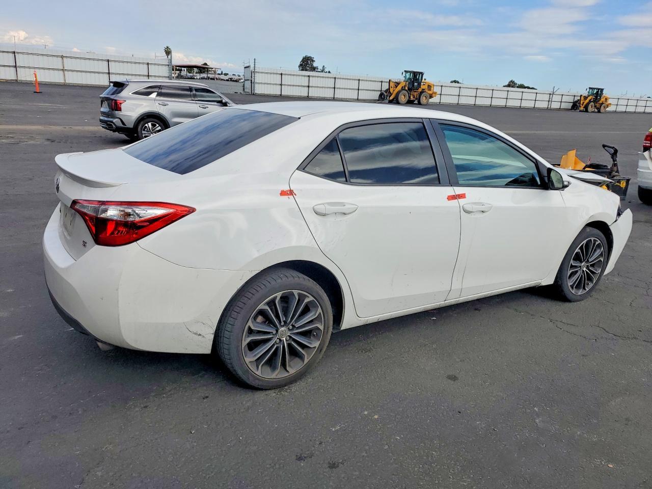 2015 Toyota Corolla S Plus - Фото 3
