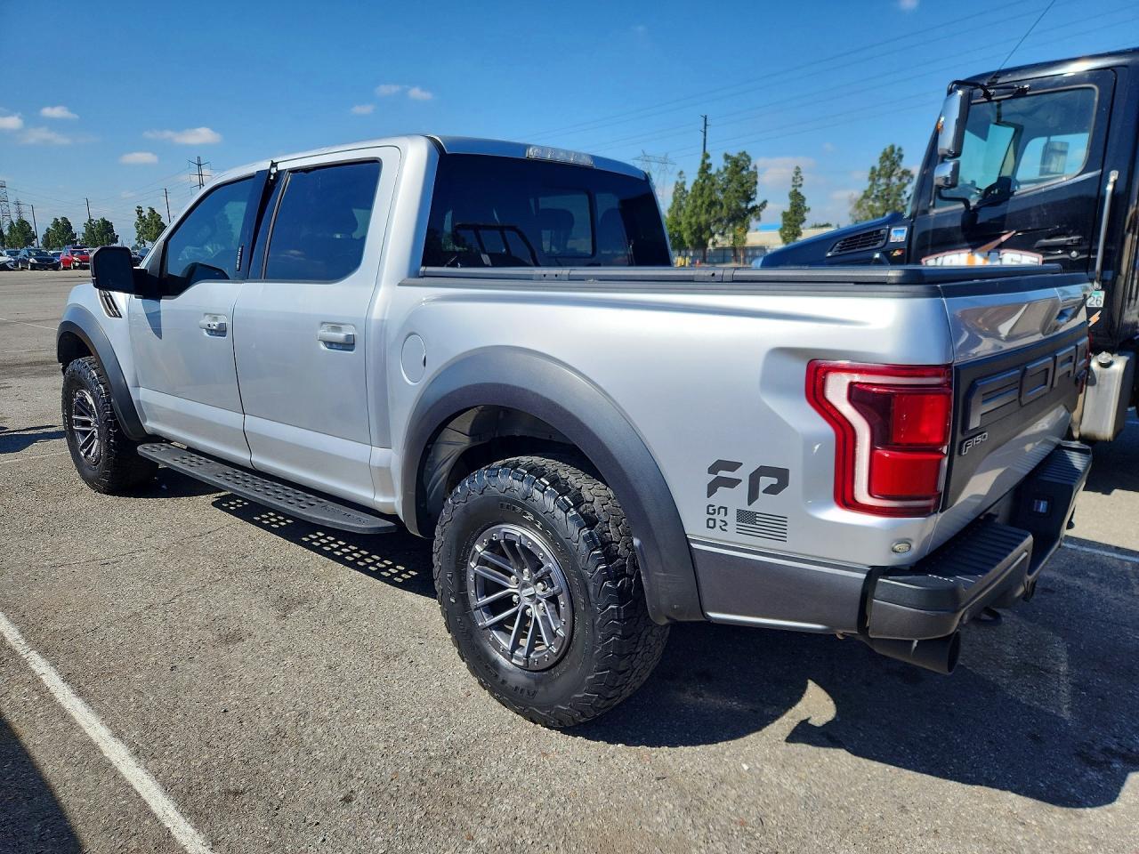 2019 Ford F150 Raptor - Фото 2