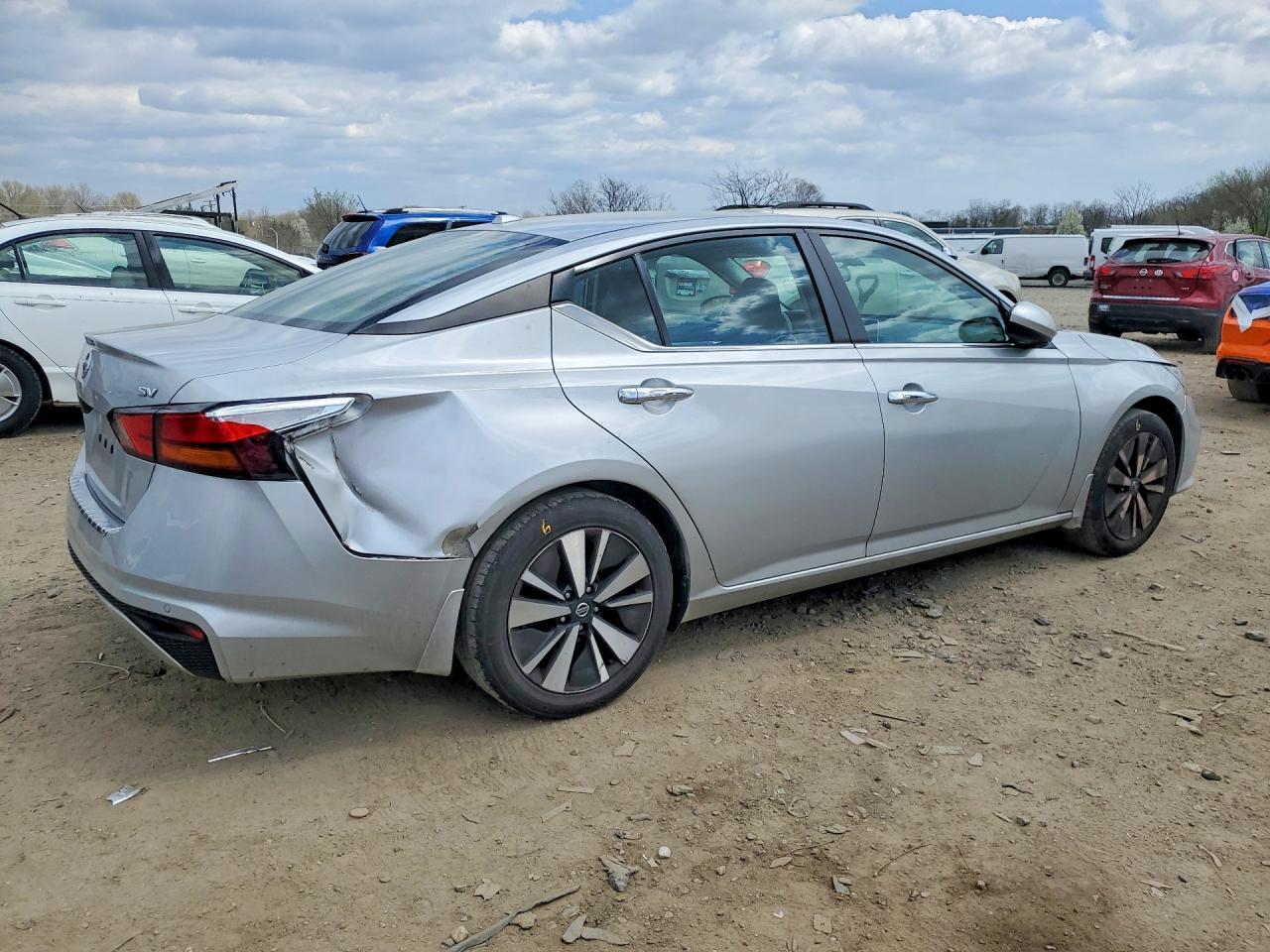 2021 Nissan Altima 2.5 Sv - Фото 3