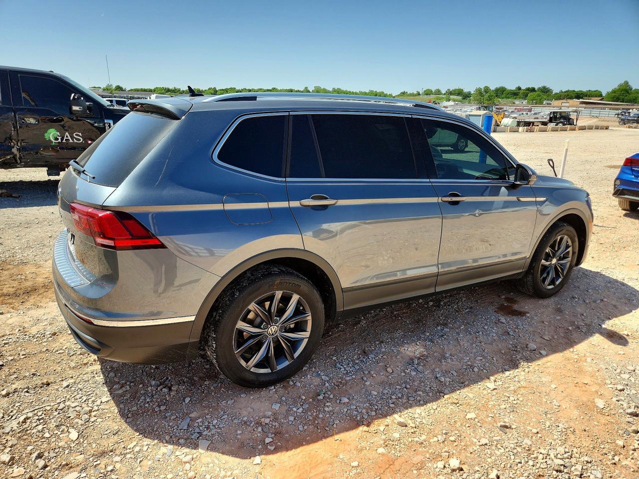 2023 Volkswagen Tiguan Se - Image 3