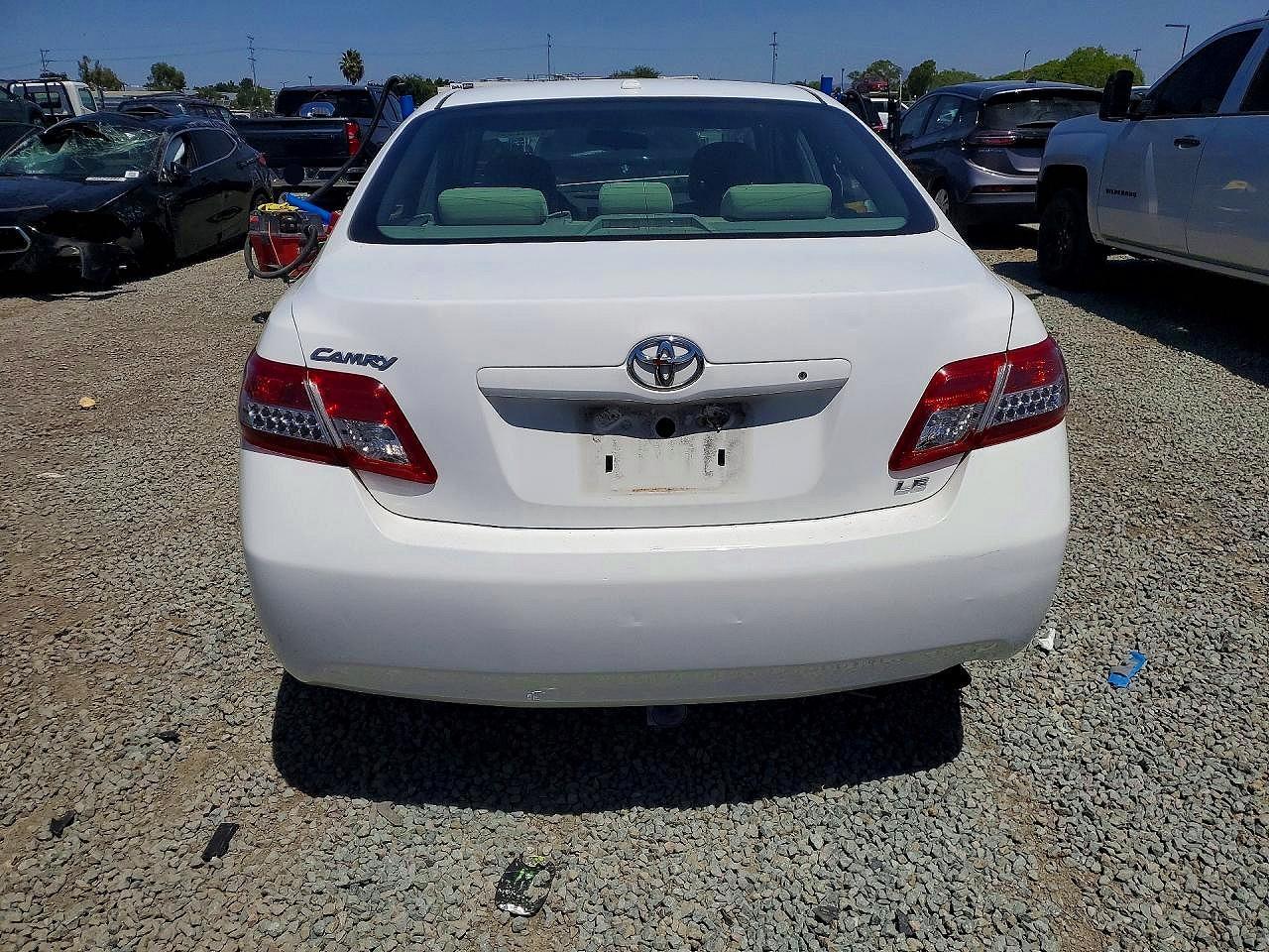 2011 Toyota Camry - Image 6