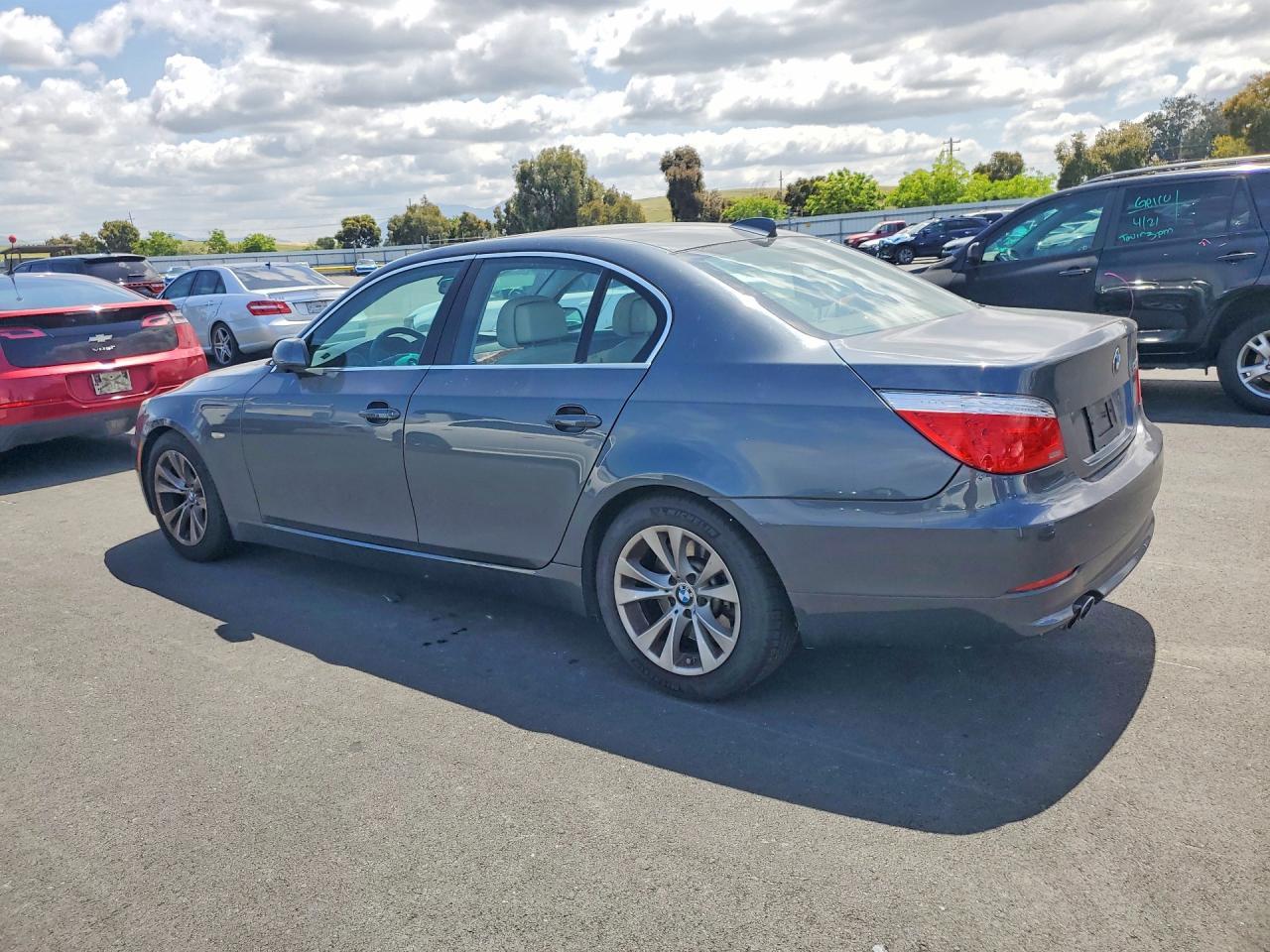 2010 BMW 535 I - Фото 2