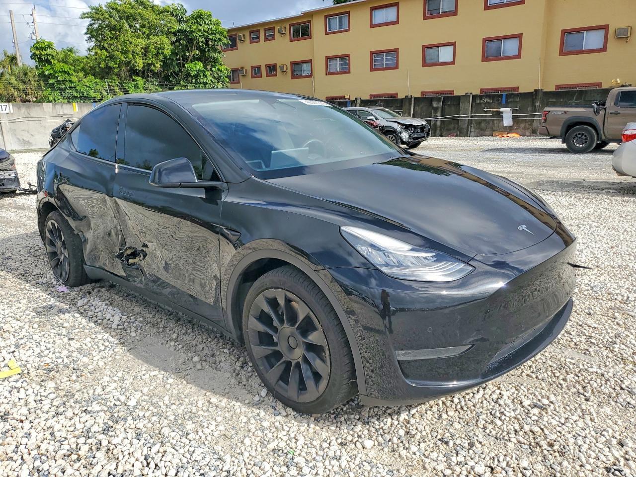 2022 Tesla Model Y - Image 4