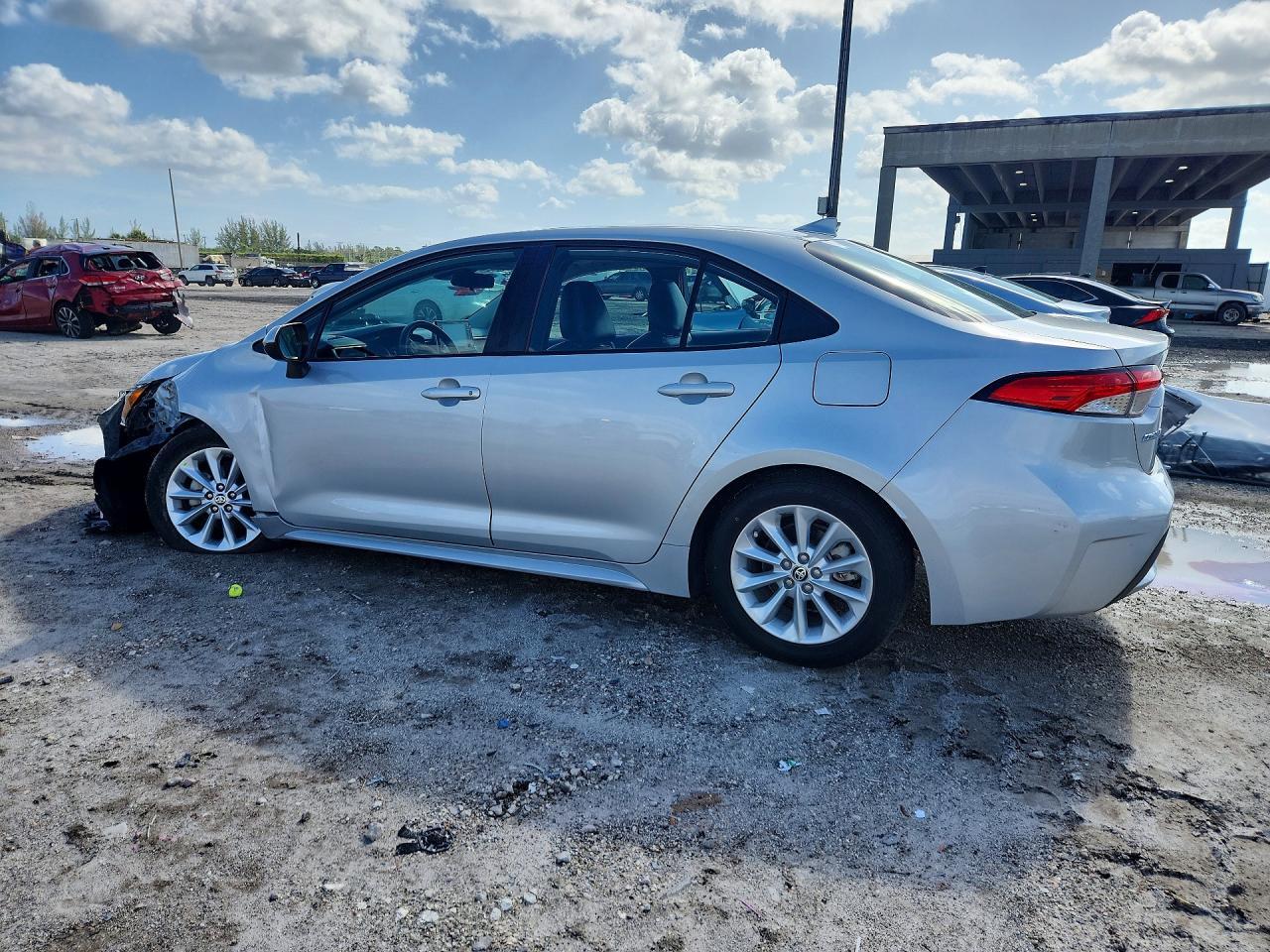 2020 Toyota Corolla Le - Фото 2