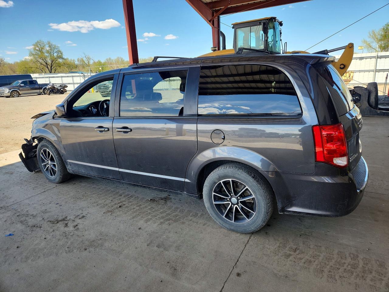 2018 Dodge Grand Caravan Gt - Image 2