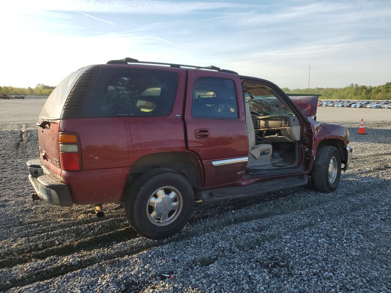 2002 GMC Yukon - Image 3
