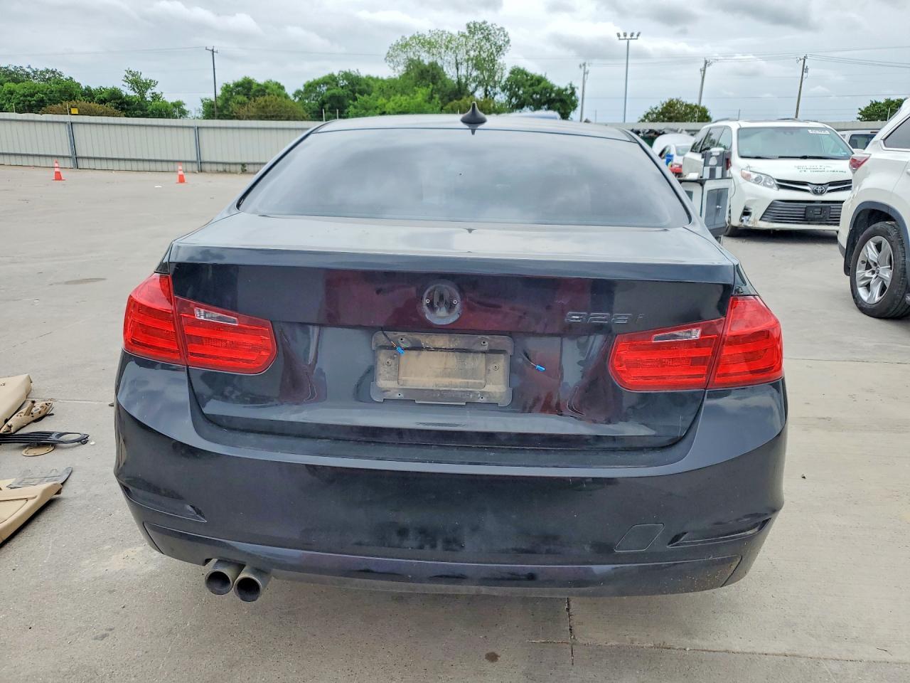 2014 BMW 328 I - Фото 6