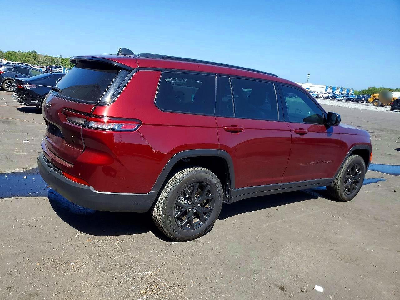 2024 Jeep Grand Cherokee L Altitude - Image 3