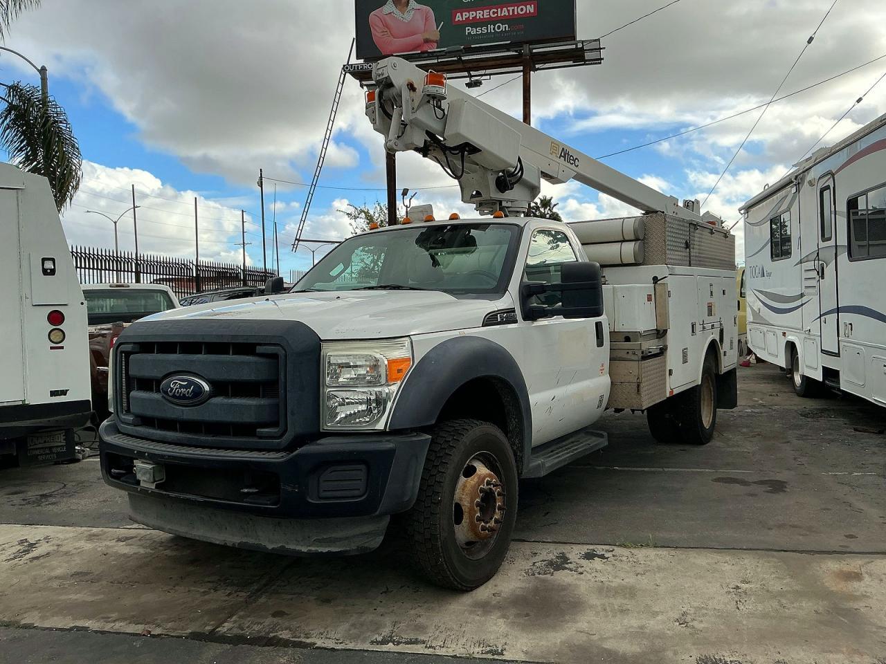 2012 Ford F-450 Super Duty Trucks - Фото 2