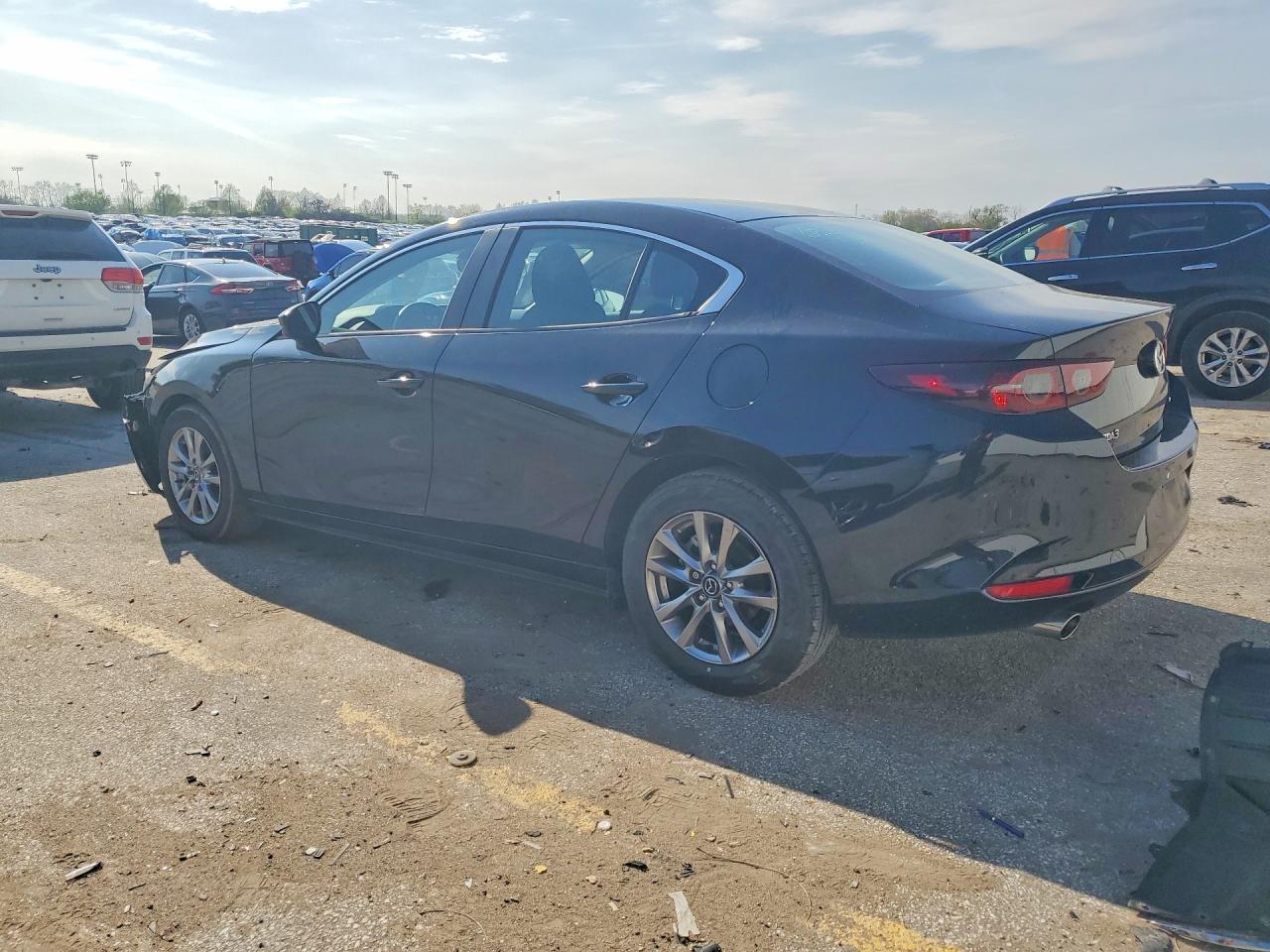 2021 Mazda 3 Premium - Фото 2