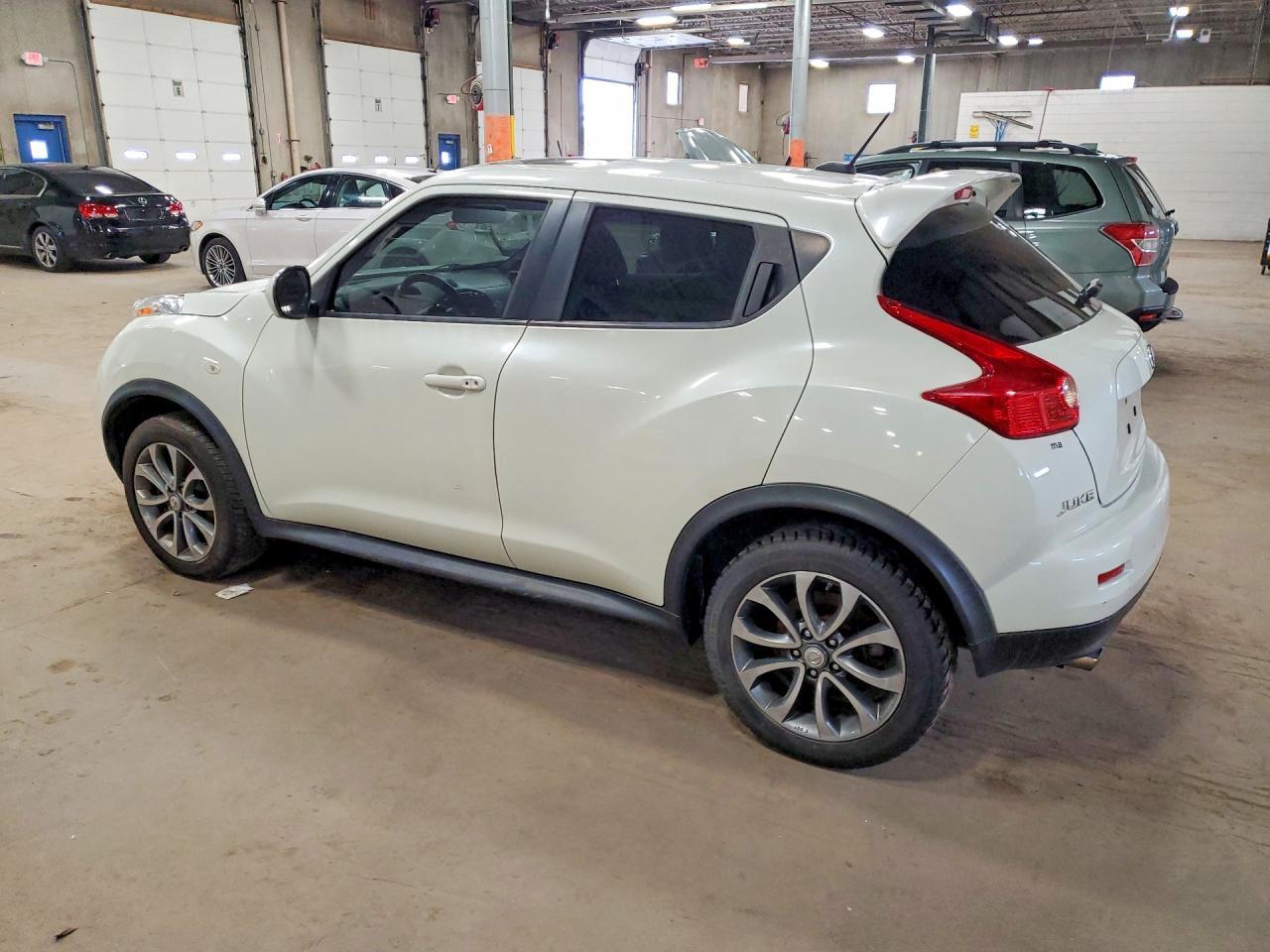 2011 Nissan Juke S - Image 2