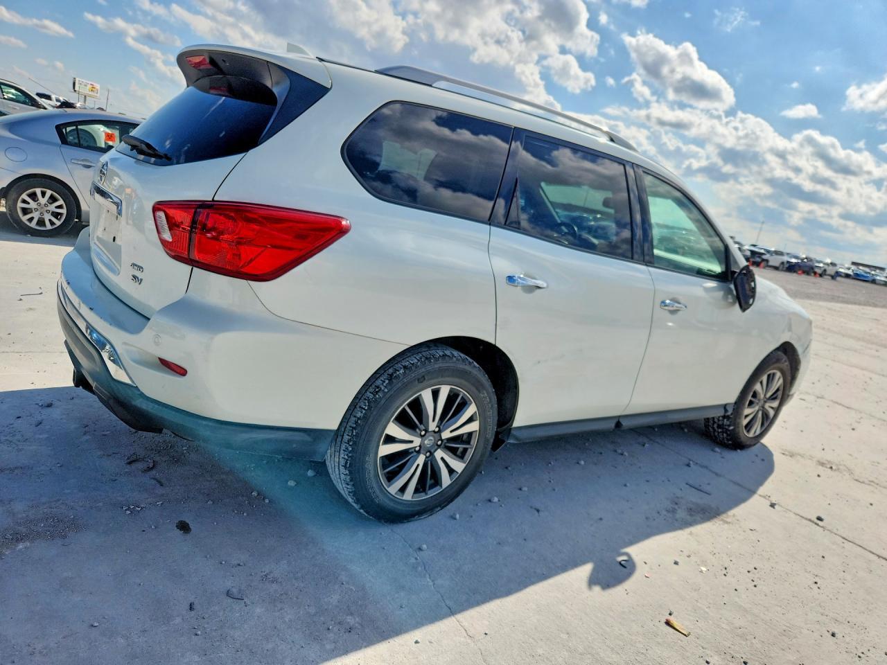 2020 Nissan Pathfinder Sv - Фото 3