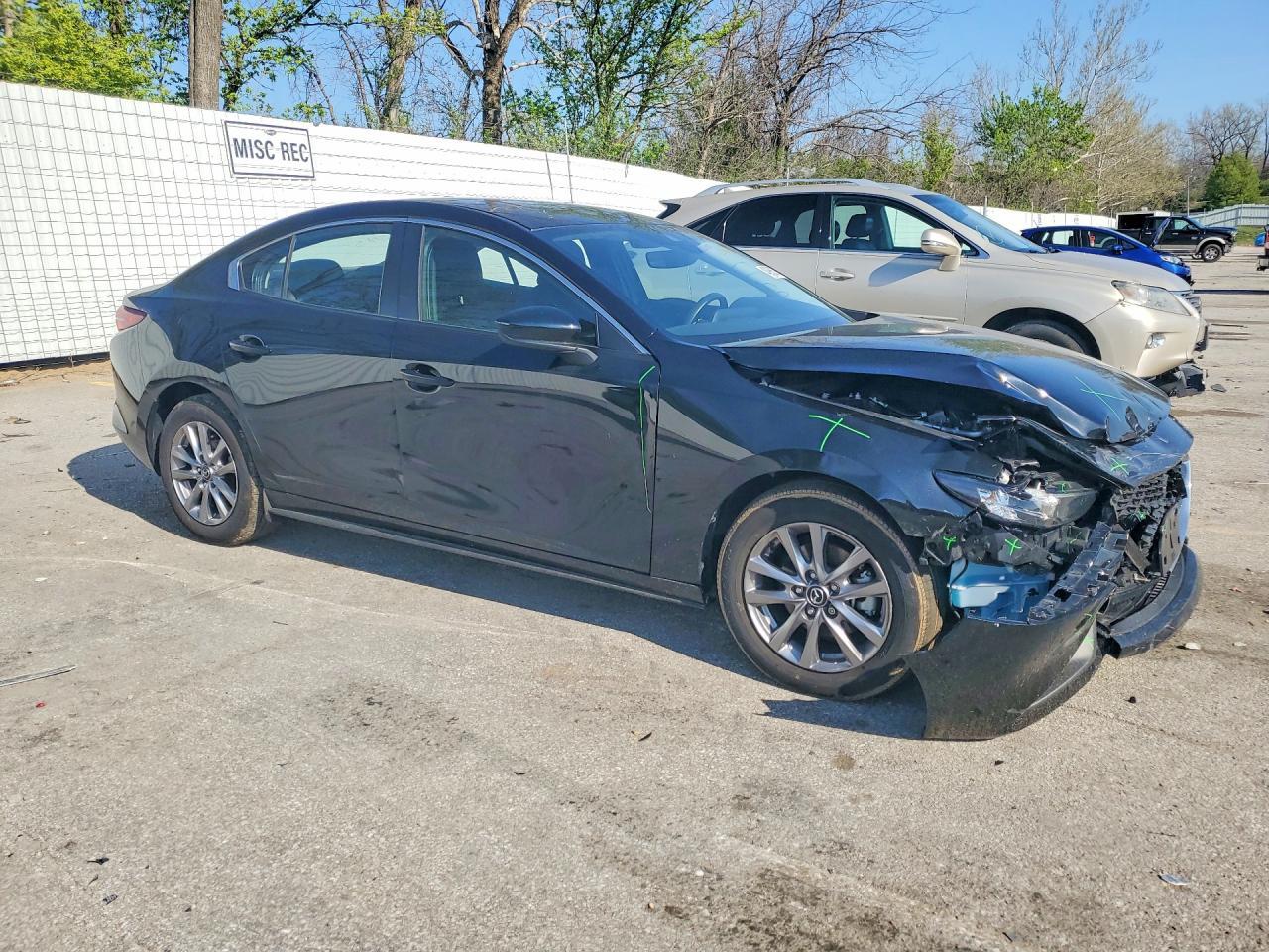 2021 Mazda 3 Premium - Фото 4