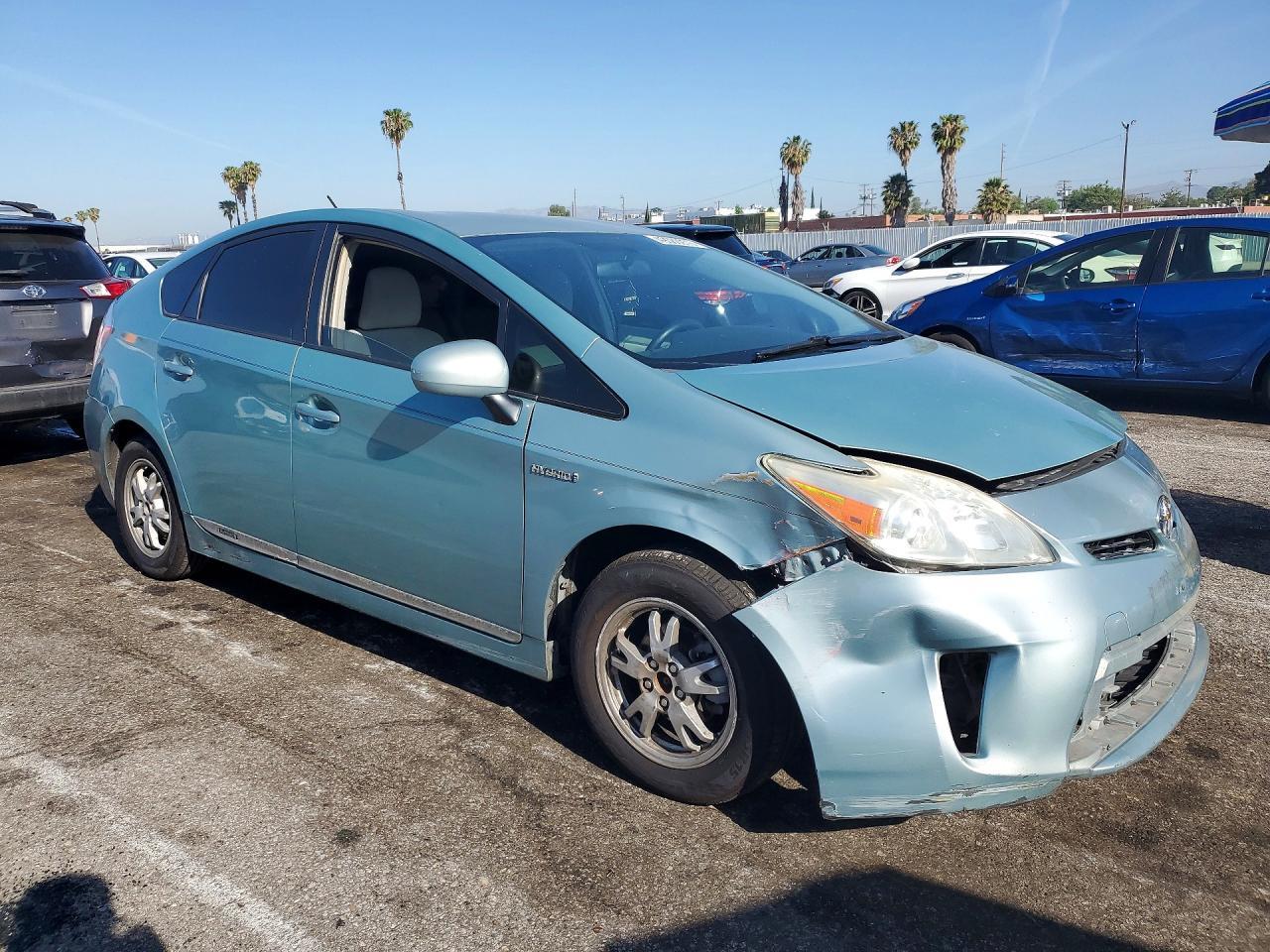 2012 Toyota Prius Three - Image 4