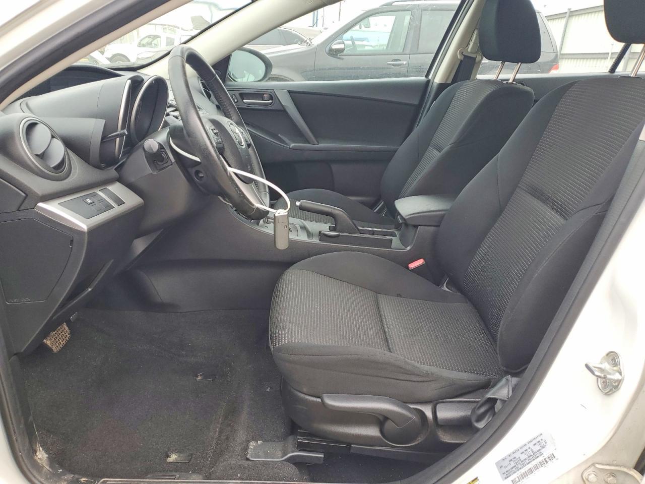 2013 Mazda 3 I - Image 7